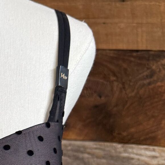 Victoria’s Secret very sexy balconette bra new sz 34 D - Picture 7 of 7